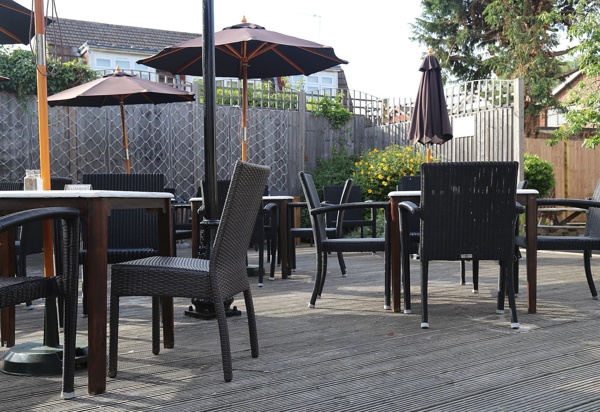 Schuttingen en pergola's plaatsen